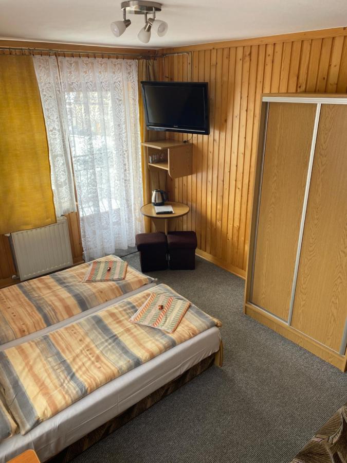 Pokoje Goscinne Madzia Поронин Екстериор снимка